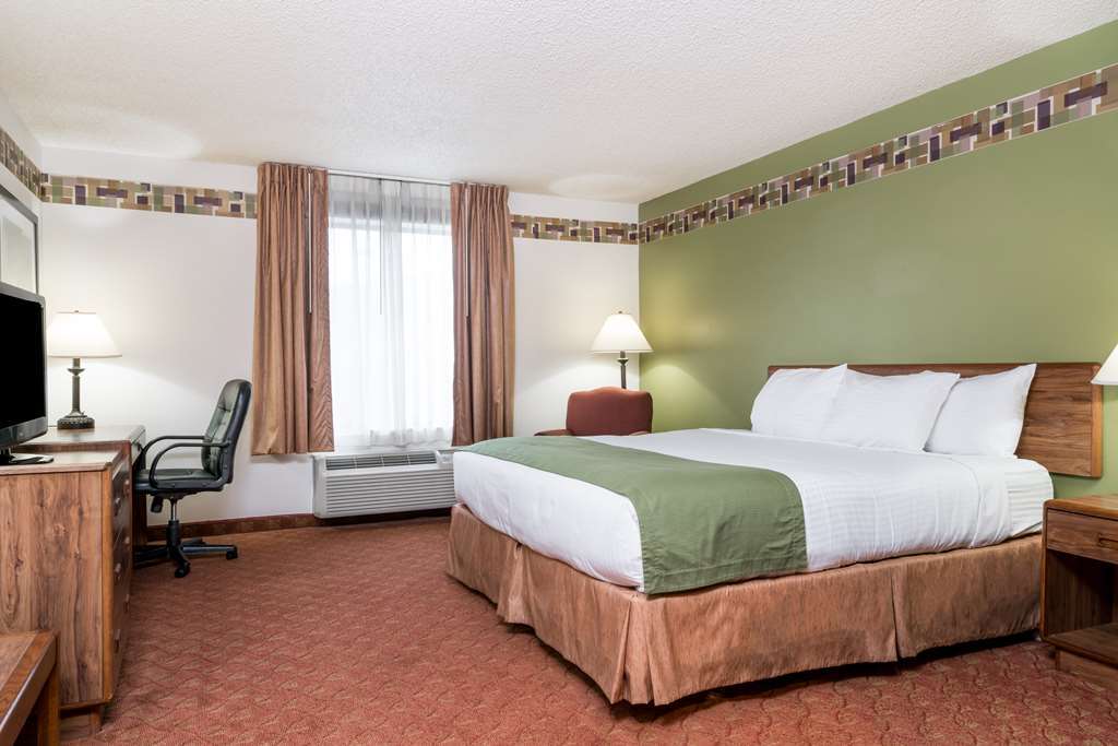 Days & By Wyndham Hotel 2*
