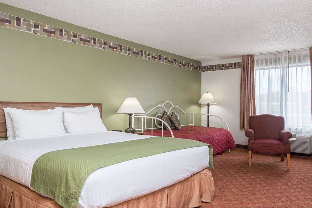 Days & By Wyndham Hotel Wausau