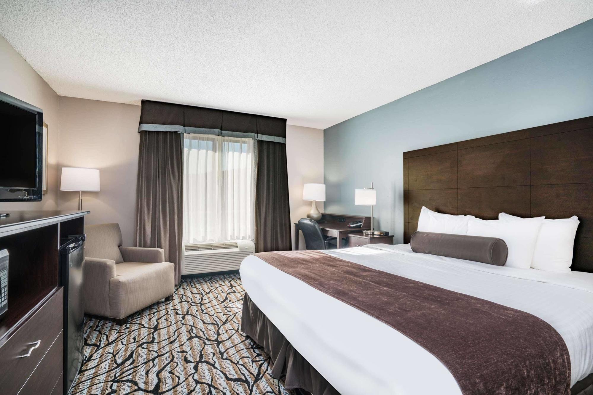 Hotel Days & By Wyndham Wausau
