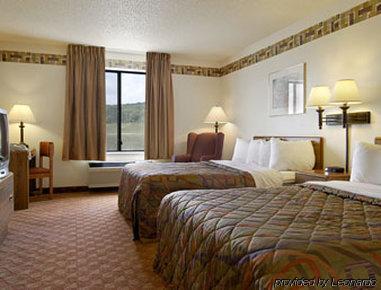 Days & By Wyndham Wausau