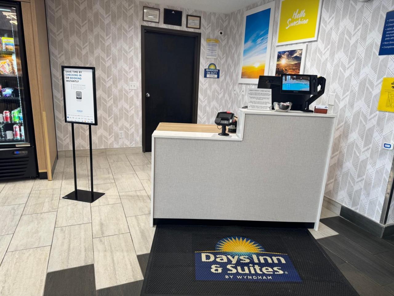 Days & By Wyndham Hotel Wausau