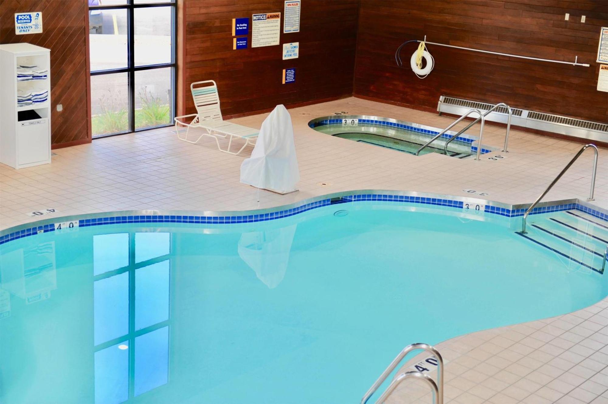 Days & By Wyndham Hotel 2*