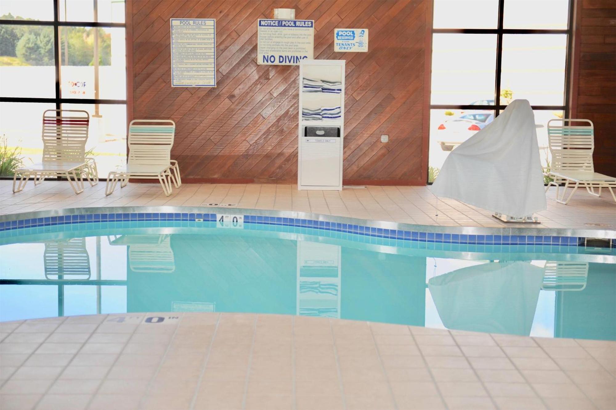 Days & By Wyndham Wausau