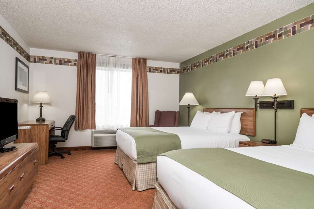 Days & By Wyndham Wausau